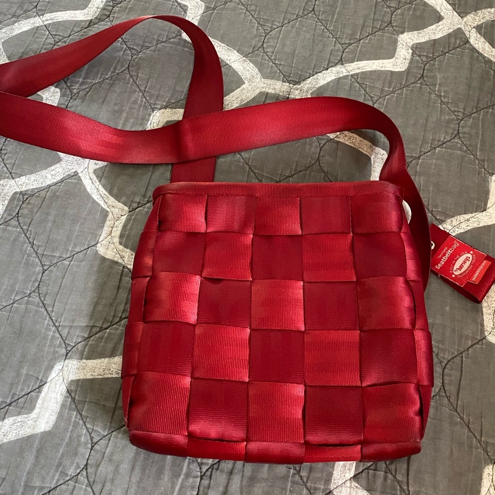 HARVEYS SEATBELT Messenger Crossbody Purse Red